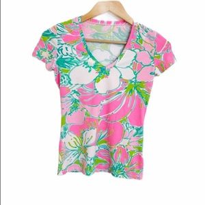 LILLY PULITZER SHORT SLEEVE V NECK FLORAL T SHIRT